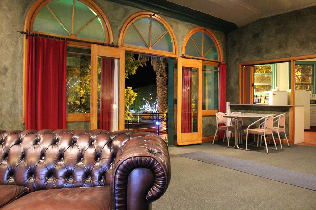 Whakatane Hotel Exterior photo