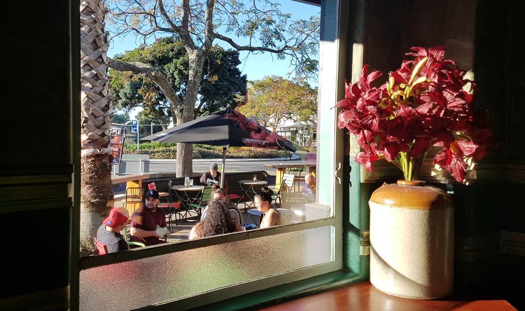 Whakatane Hotel Exterior photo
