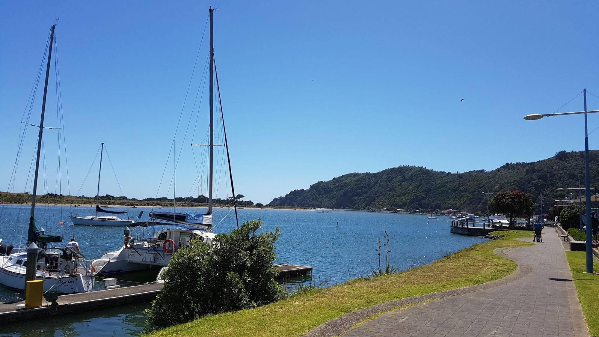 Whakatane Hotel Exterior photo